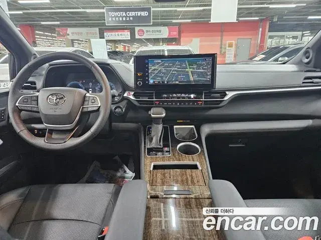 Toyota Sienna 2025 — Photo 9/20