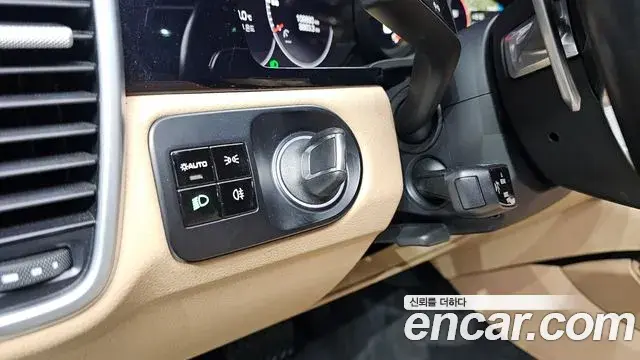 Porsche Cayenne 2019 — Photo 18/20