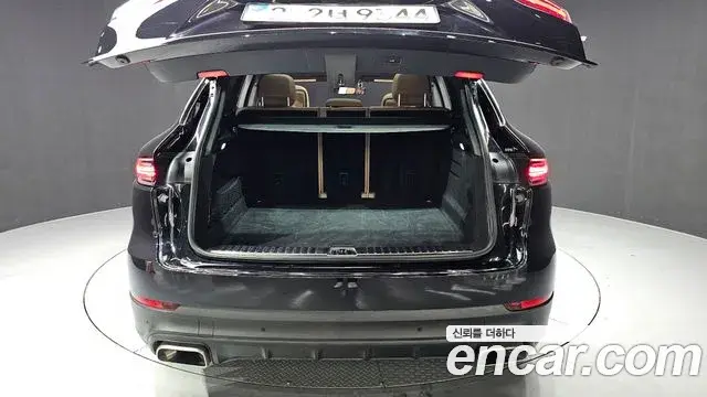 Porsche Cayenne 2019 — Photo 20/20