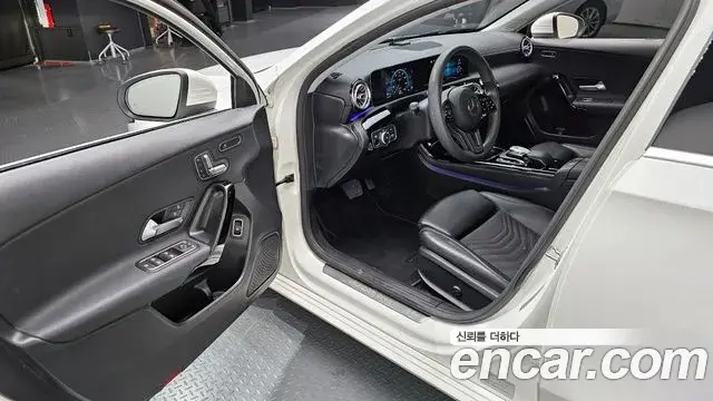 Mercedes-Benz A-Class 2020 — Фото 9/20