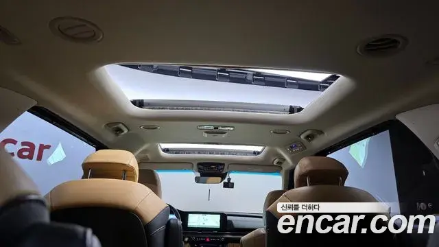 Kia Carnival 2023 — Фото 19/20