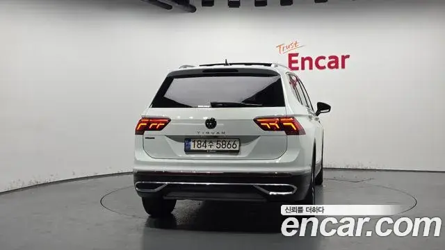 Volkswagen Tiguan Allspace 2023 — ფოტო 14/20