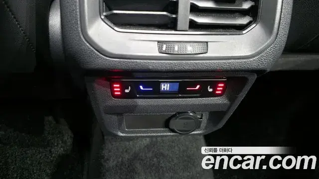 Volkswagen Tiguan Allspace 2023 — ფოტო 9/20