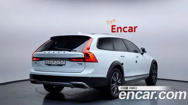 Volvo V90 Cross Country 2018 — ფოტო 11/20