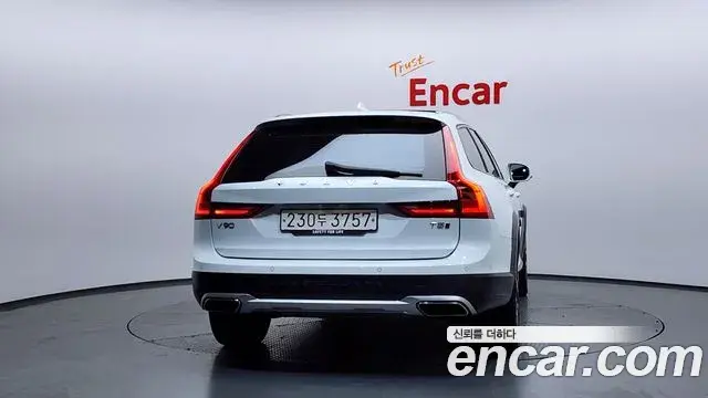 Volvo V90 Cross Country 2018 — ფოტო 4/20