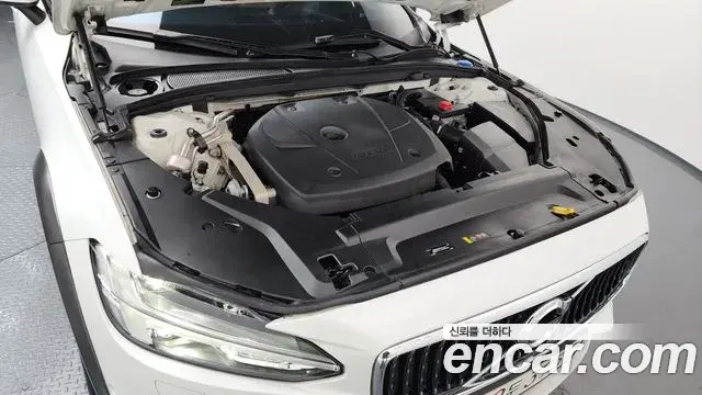 Volvo V90 Cross Country 2018 — ფოტო 2/20