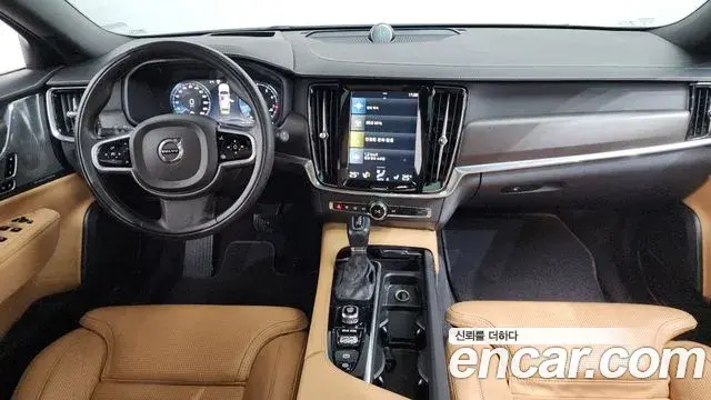 Volvo V90 Cross Country 2018 — ფოტო 1/20