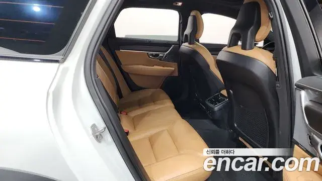 Volvo V90 Cross Country 2018 — ფოტო 7/20