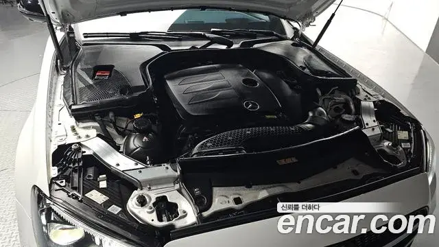 Mercedes-Benz E-Class 2023 — ფოტო 7/20