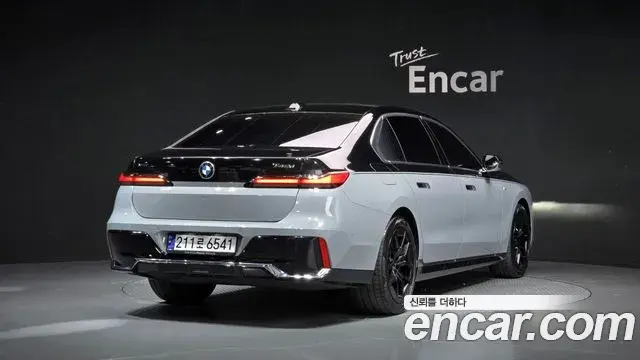 BMW 7 Series 2025 — ფოტო 12/20