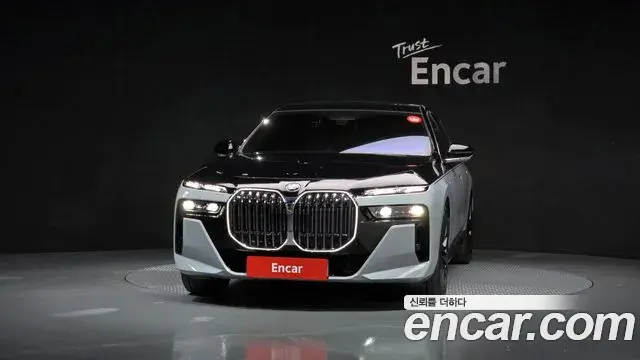 BMW 7 Series 2025 — ფოტო 7/20