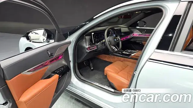 BMW 7 Series 2025 — ფოტო 18/20