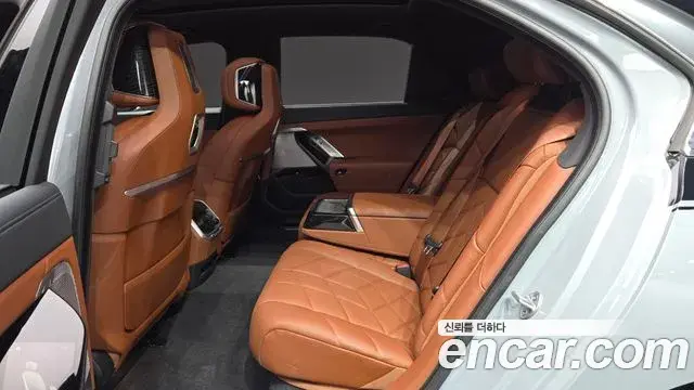 BMW 7 Series 2025 — ფოტო 6/20