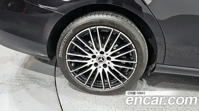 Mercedes-Benz C-Class 2022 — ფოტო 13/20