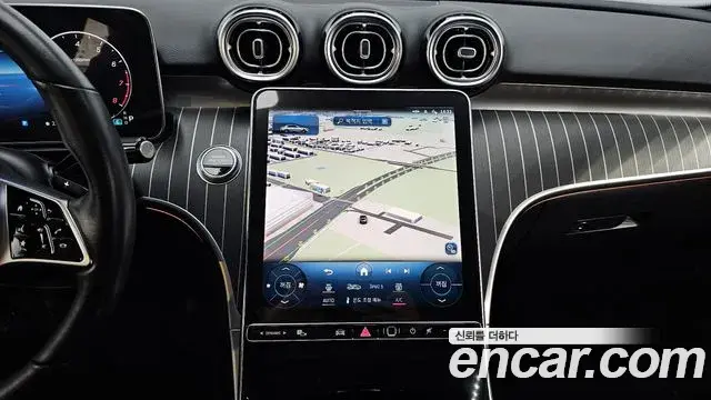 Mercedes-Benz C-Class 2022 — ფოტო 15/20