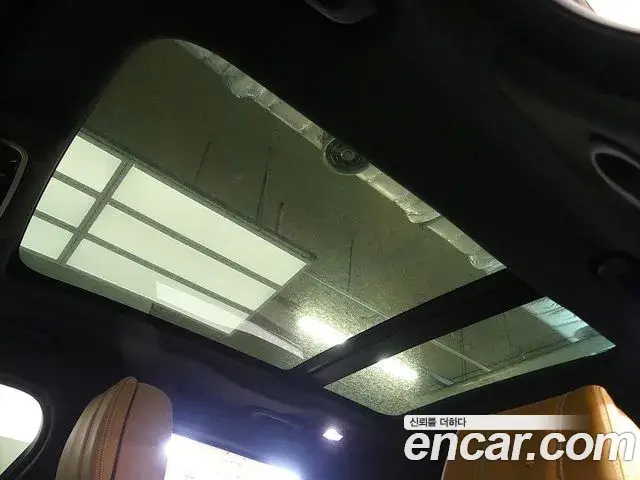 Land Rover Range Rover Velar 2020 — Şəkil 14/20