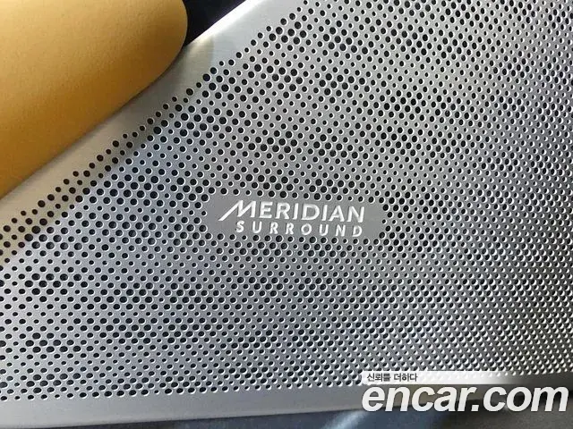 Land Rover Range Rover Velar 2020 — Şəkil 19/20