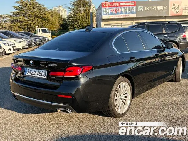 BMW 5 Series 2023 — Şəkil 9/20