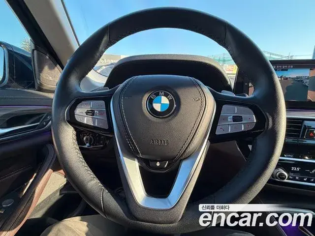 BMW 5 Series 2023 — Şəkil 10/20