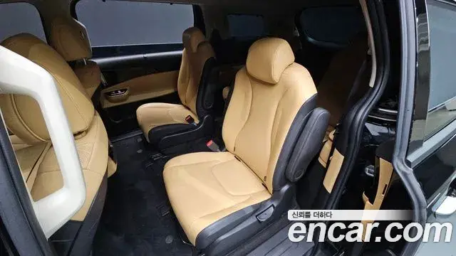 Kia Carnival 2021 — Фото 12/20