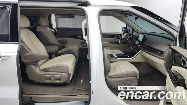 Kia Carnival 2021 — Фото 11/20