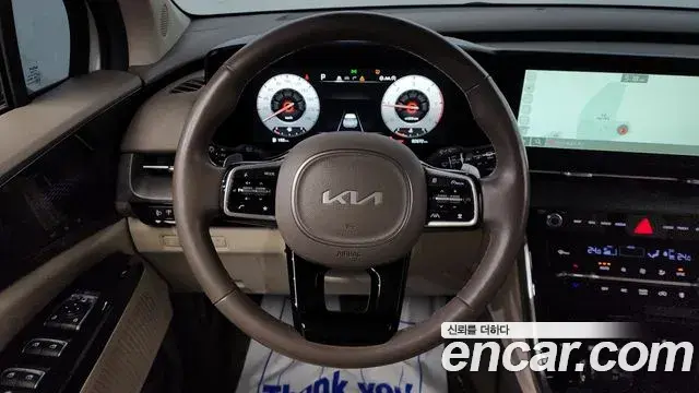 Kia Carnival 2021 — Фото 13/20