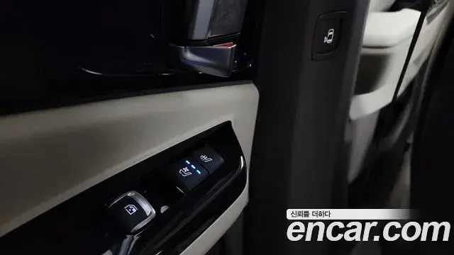 Kia Carnival 2021 — Фото 17/20