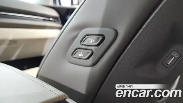 Kia Carnival 2021 — Фото 18/20