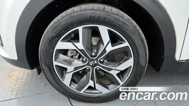 Kia Sportage The Bold 2021 — ფოტო 15/20
