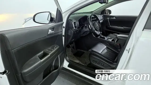 Kia Sportage The Bold 2021 — ფოტო 17/20