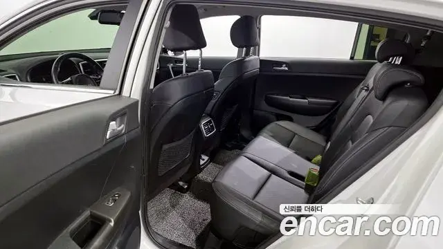 Kia Sportage The Bold 2021 — ფოტო 11/20