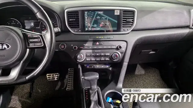 Kia Sportage The Bold 2021 — ფოტო 13/20
