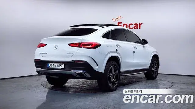 Mercedes-Benz GLE-Class 2021 — Photo 4/20