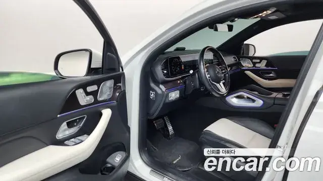 Mercedes-Benz GLE-Class 2021 — Photo 17/20