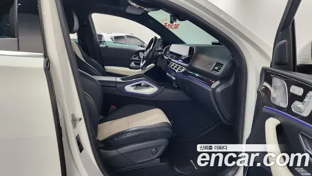 Mercedes-Benz GLE-Class 2021 — Photo 1/20
