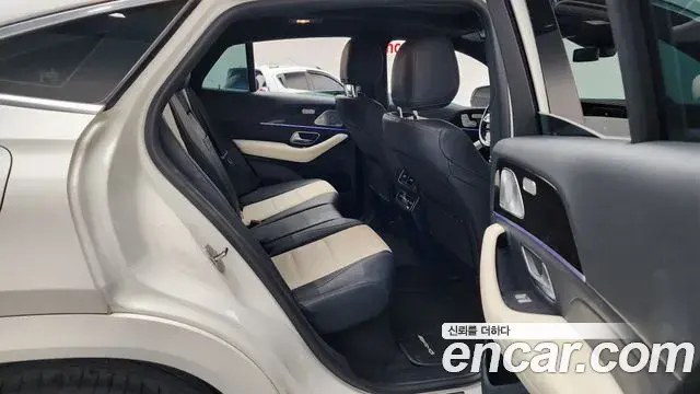 Mercedes-Benz GLE-Class 2021 — Photo 13/20