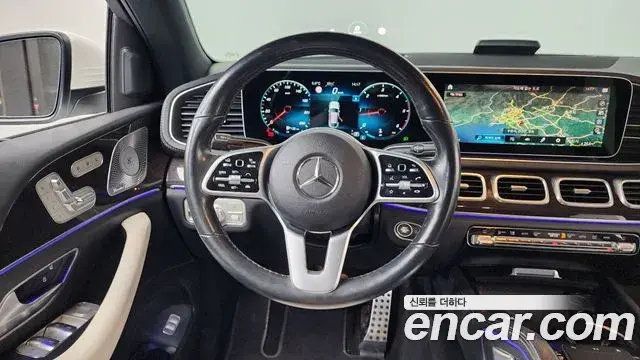 Mercedes-Benz GLE-Class 2021 — Photo 19/20