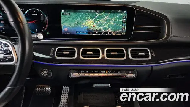Mercedes-Benz GLE-Class 2021 — Photo 15/20