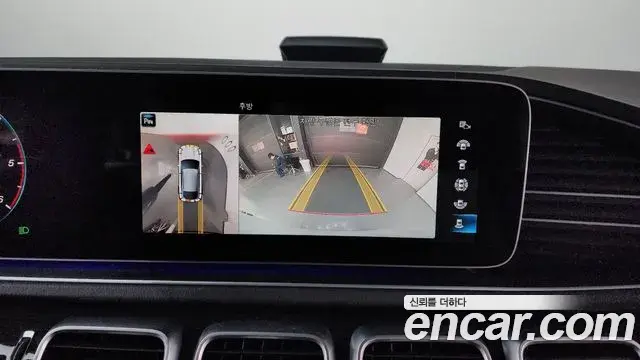 Mercedes-Benz GLE-Class 2021 — Photo 5/20