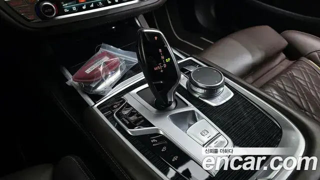 BMW 7 Series 2020 — ფოტო 11/20