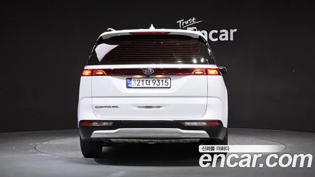 Kia Carnival 2020 — Фото 4/20