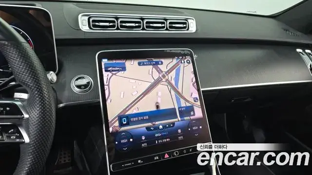 Mercedes-Benz S-Class 2022 — ფოტო 16/20