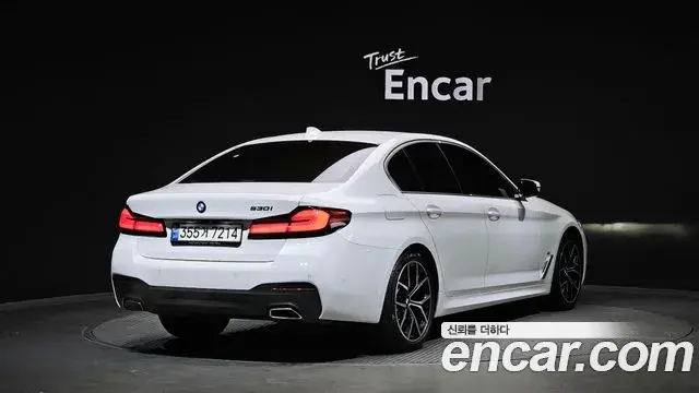 BMW 5 Series 2021 — ფოტო 9/20
