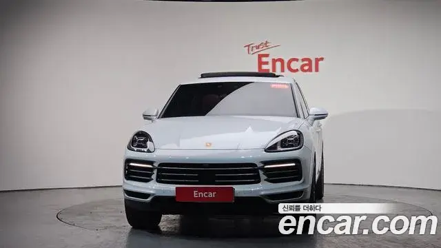 Porsche Cayenne 2023 — Şəkil 17/20