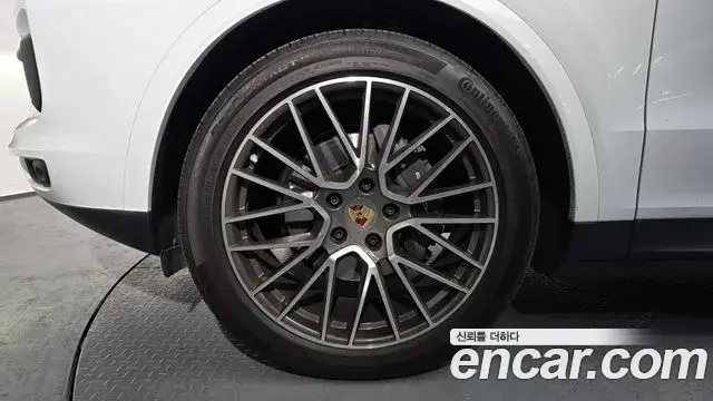 Porsche Cayenne 2023 — Şəkil 13/20
