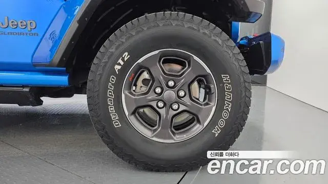 Jeep Gladiator 2021 — Photo 19/20