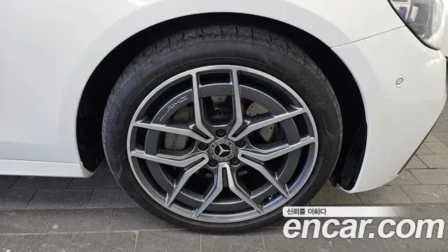 Mercedes-Benz E-Class 2022 — Şəkil 13/20