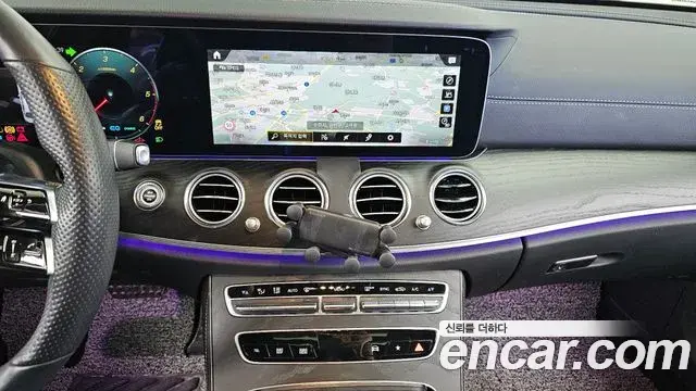 Mercedes-Benz E-Class 2022 — Şəkil 17/20