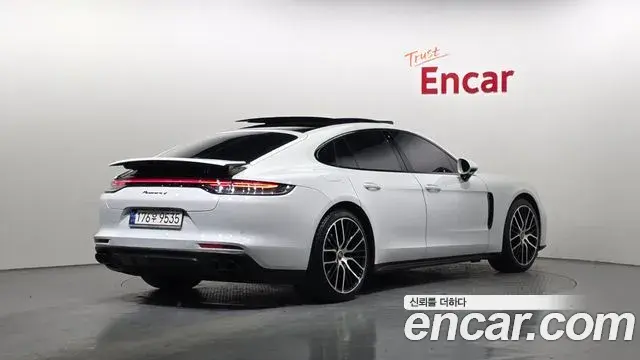 Porsche Panamera 2023 — ფოტო 2/20