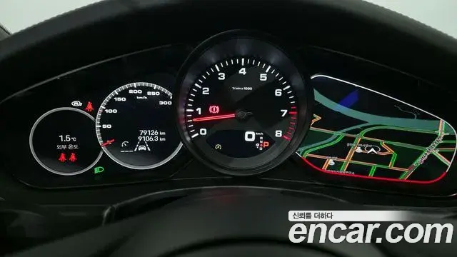 Porsche Panamera 2023 — ფოტო 4/20